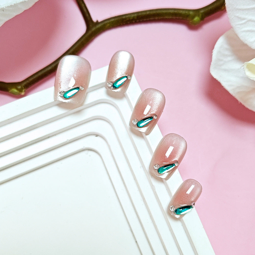 Minimalistic Peacock Nails