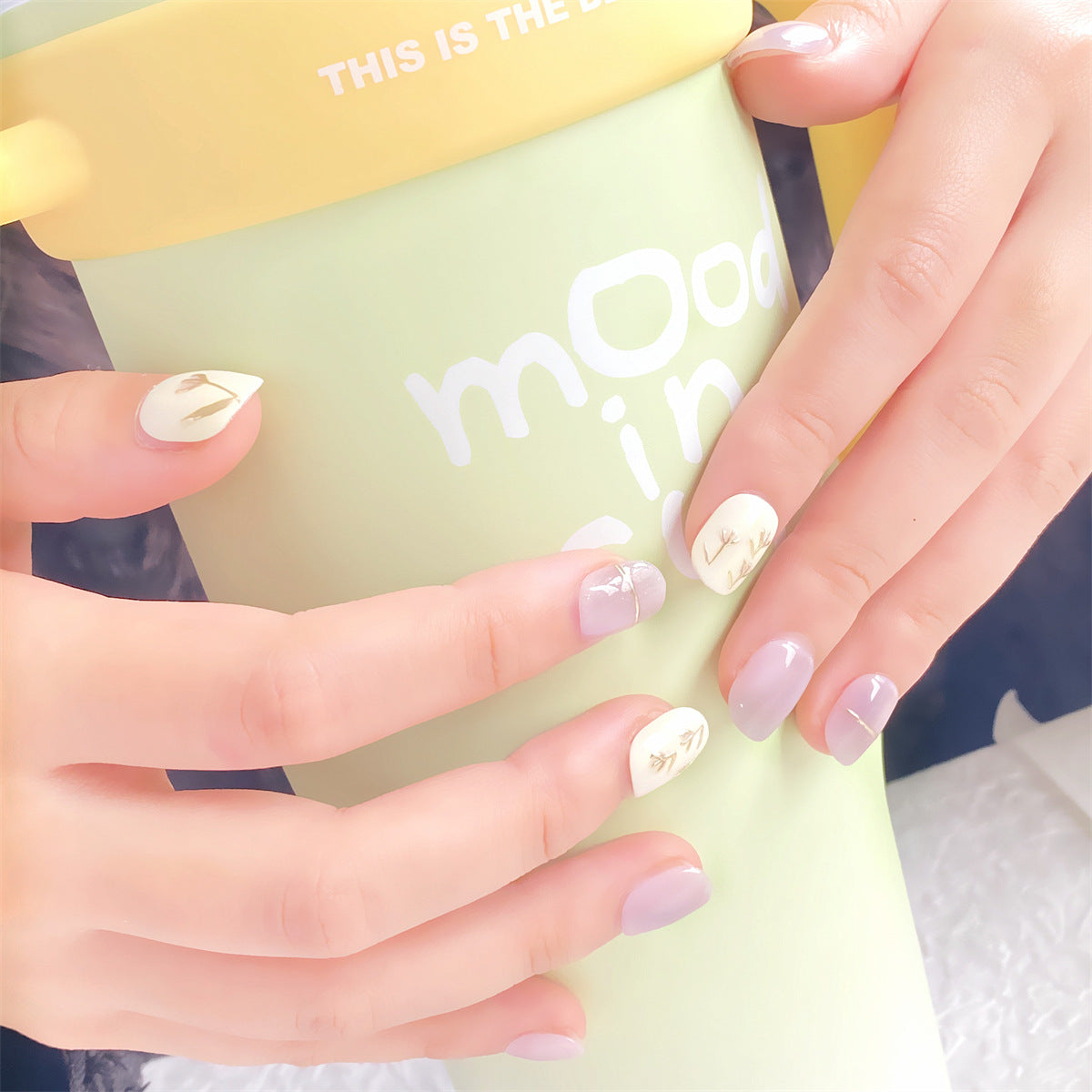 Minimalist Gold Bloom Nails